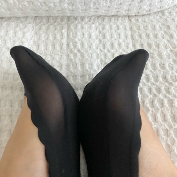 Comfy black sheer women’s no show non slip socks - Picture 2 of 4